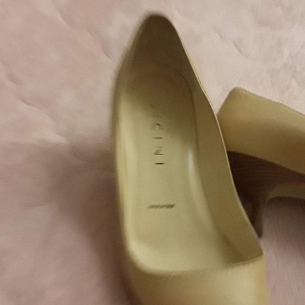 Shoes - Picture 3 of 3